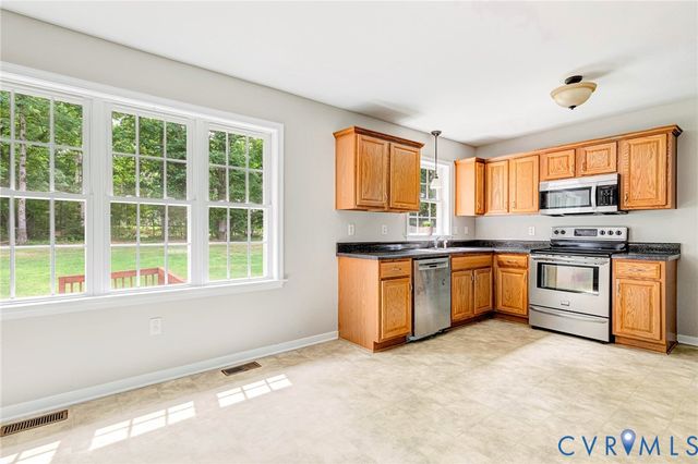 9370 Deerlake Dr, New Kent, VA 23124