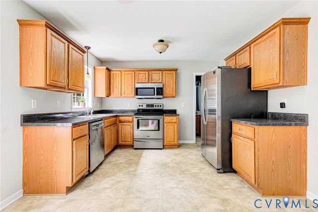 9370 Deerlake Dr, New Kent, VA 23124