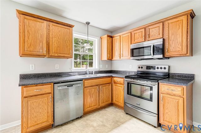 9370 Deerlake Dr, New Kent, VA 23124