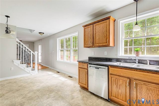 9370 Deerlake Dr, New Kent, VA 23124