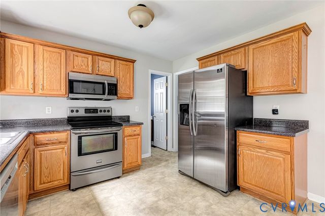 9370 Deerlake Dr, New Kent, VA 23124