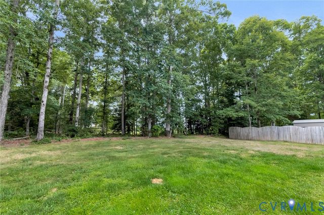 9370 Deerlake Dr, New Kent, VA 23124