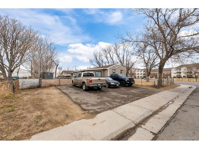 5997 Magnolia St, Commerce City, CO 80022