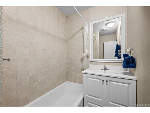 5997 Magnolia St, Commerce City, CO 80022