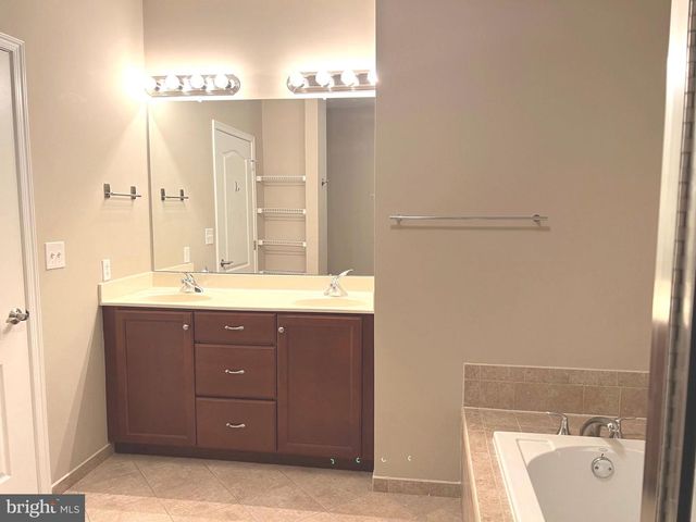 527 CARSON TER, Huntingdon Valley, PA 19006