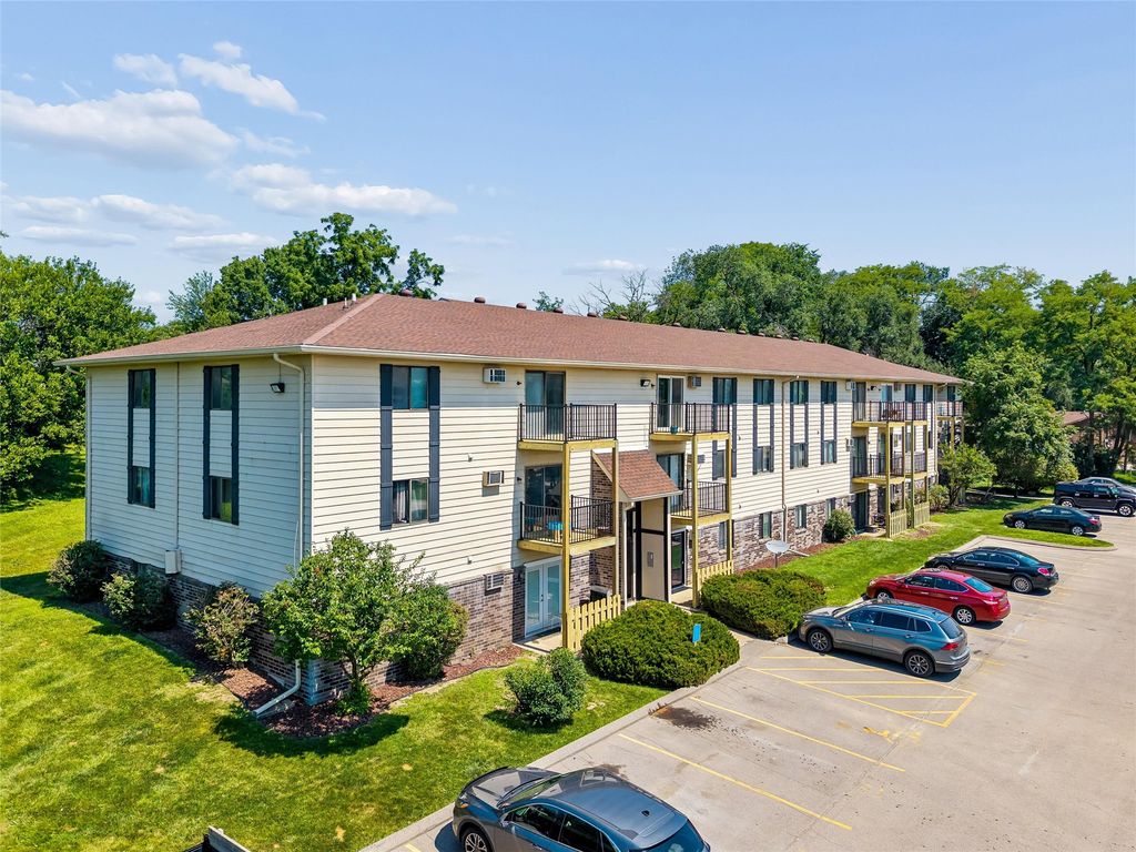 1831 Fuller Road 1, West Des Moines, IA 50265