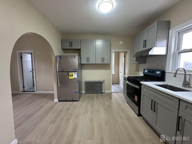 618 Carlock Avenue, Perth Amboy, NJ 08861