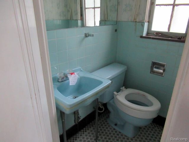 4650 Devonshire Road, Detroit, MI 48224