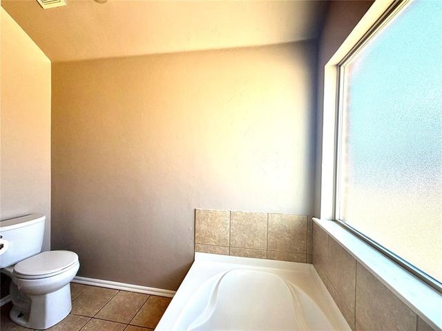 10017 SW 23rd Street, Yukon, OK 73099