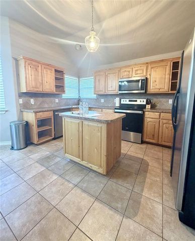 10017 SW 23rd Street, Yukon, OK 73099