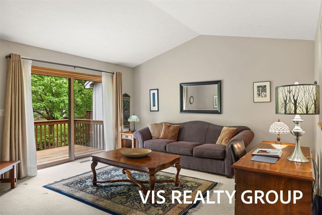 72 Skyline Circle, Grand Rapids, MI 49504