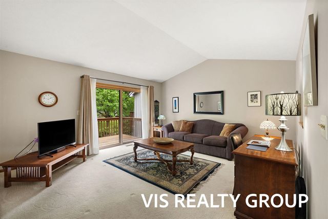 72 Skyline Circle, Grand Rapids, MI 49504