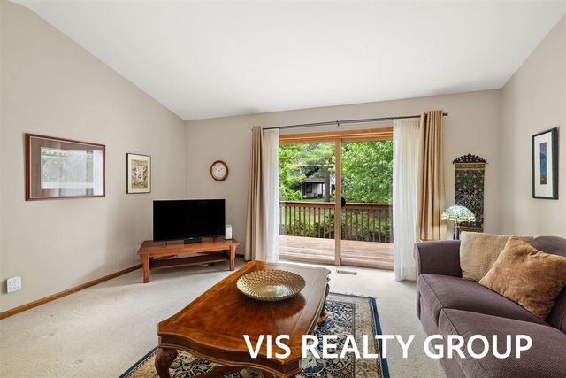 72 Skyline Circle, Grand Rapids, MI 49504