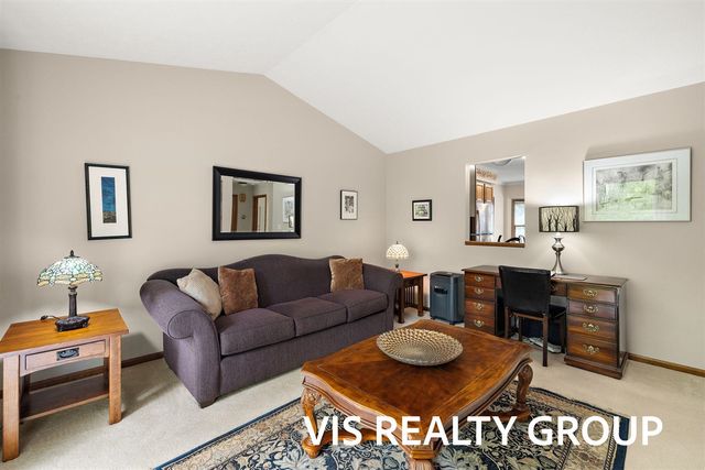 72 Skyline Circle, Grand Rapids, MI 49504