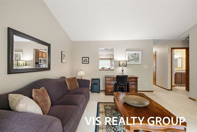 72 Skyline Circle, Grand Rapids, MI 49504