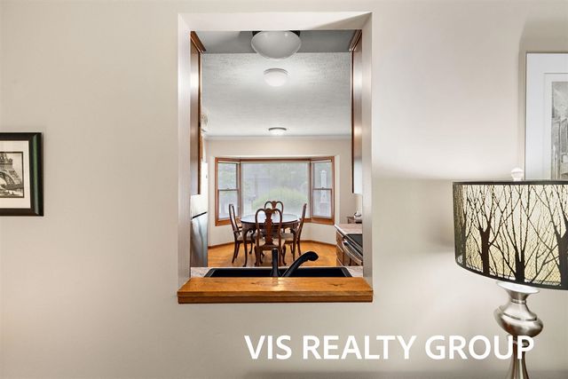 72 Skyline Circle, Grand Rapids, MI 49504