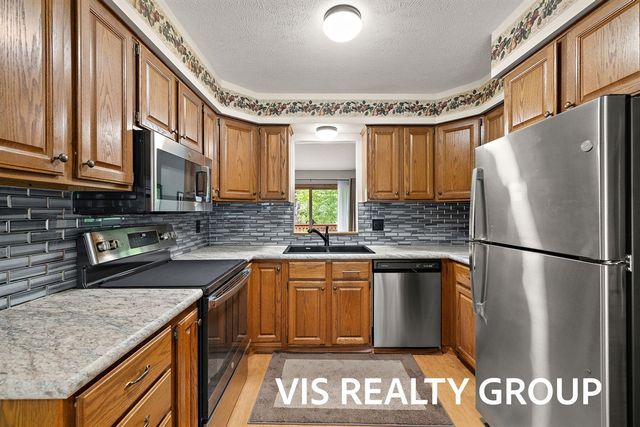 72 Skyline Circle, Grand Rapids, MI 49504