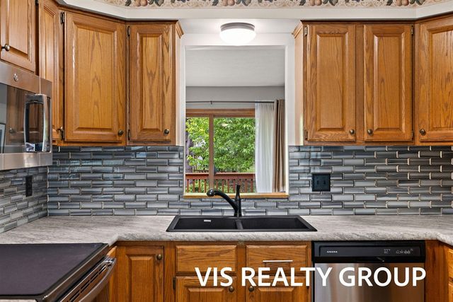 72 Skyline Circle, Grand Rapids, MI 49504