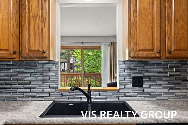 72 Skyline Circle, Grand Rapids, MI 49504
