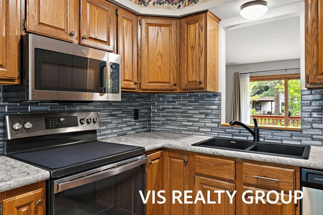 72 Skyline Circle, Grand Rapids, MI 49504