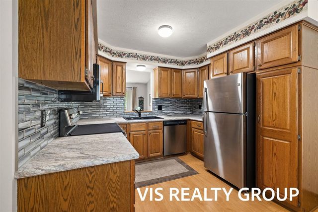 72 Skyline Circle, Grand Rapids, MI 49504