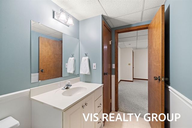 72 Skyline Circle, Grand Rapids, MI 49504