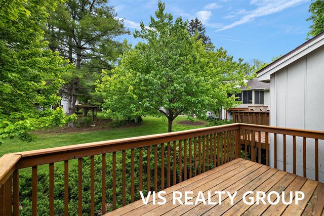 72 Skyline Circle, Grand Rapids, MI 49504