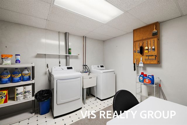 72 Skyline Circle, Grand Rapids, MI 49504