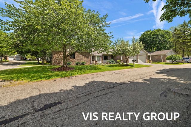 72 Skyline Circle, Grand Rapids, MI 49504