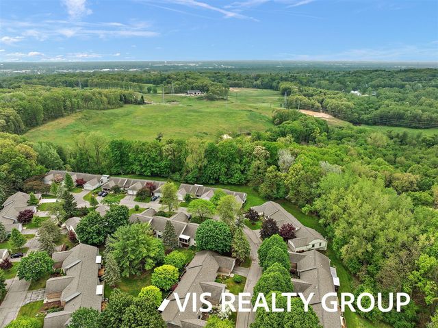 72 Skyline Circle, Grand Rapids, MI 49504