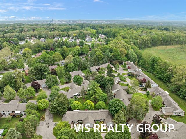 72 Skyline Circle, Grand Rapids, MI 49504