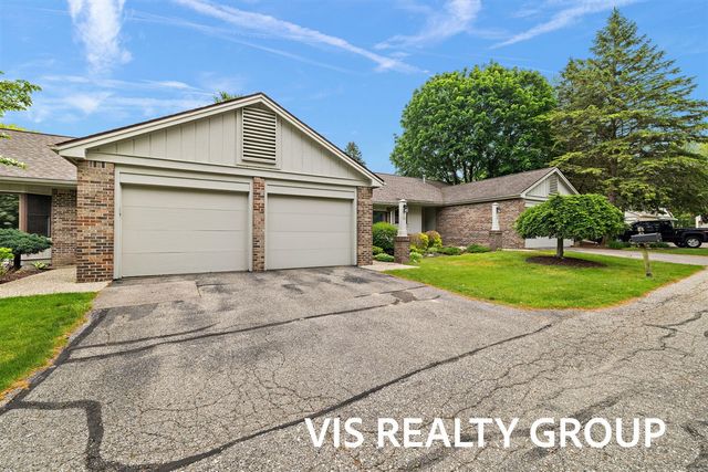 72 Skyline Circle, Grand Rapids, MI 49504