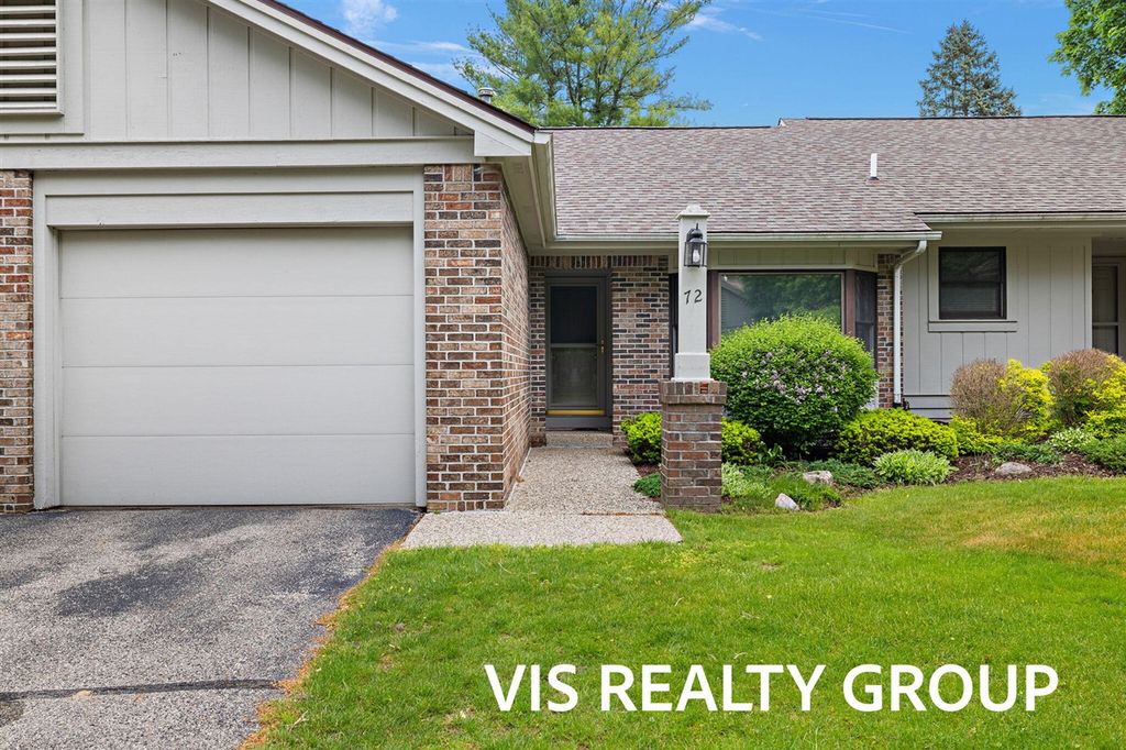72 Skyline Circle, Grand Rapids, MI 49504