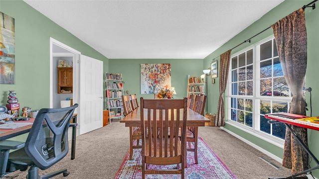 327 Boyson Road NE, Cedar Rapids, IA 52402