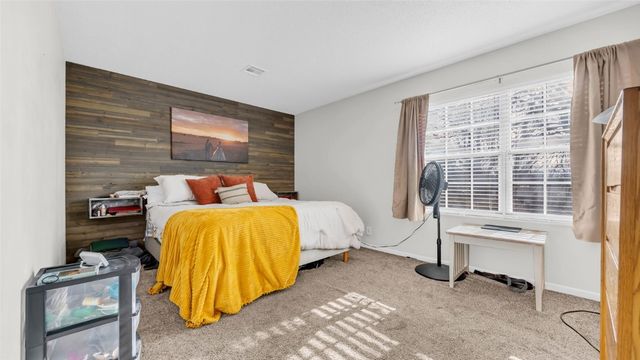 327 Boyson Road NE, Cedar Rapids, IA 52402