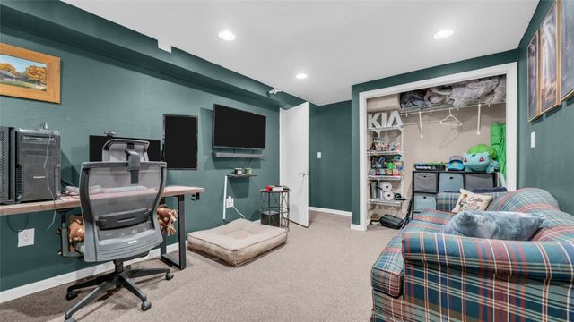 327 Boyson Road NE, Cedar Rapids, IA 52402