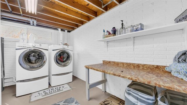 327 Boyson Road NE, Cedar Rapids, IA 52402