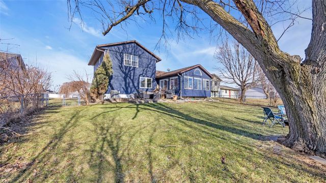327 Boyson Road NE, Cedar Rapids, IA 52402