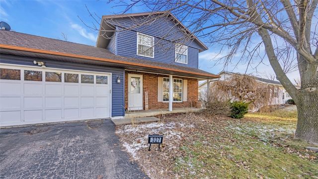 327 Boyson Road NE, Cedar Rapids, IA 52402