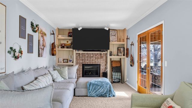 327 Boyson Road NE, Cedar Rapids, IA 52402