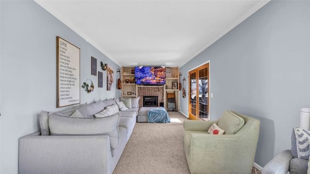 327 Boyson Road NE, Cedar Rapids, IA 52402