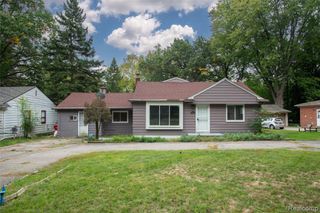 21613 Wallace Drive, Southfield, MI 48075