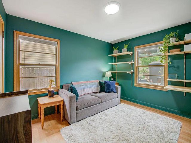 2011 Vincent Avenue N, Minneapolis, MN 55411