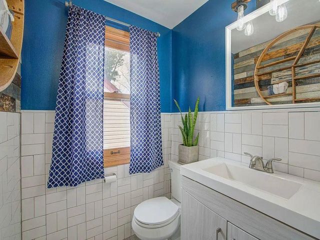 2011 Vincent Avenue N, Minneapolis, MN 55411