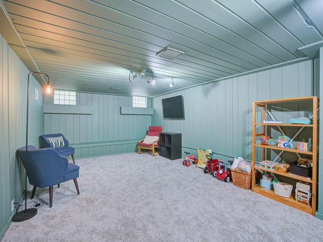 2011 Vincent Avenue N, Minneapolis, MN 55411
