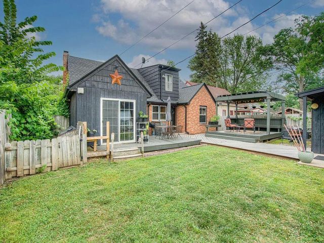 2011 Vincent Avenue N, Minneapolis, MN 55411