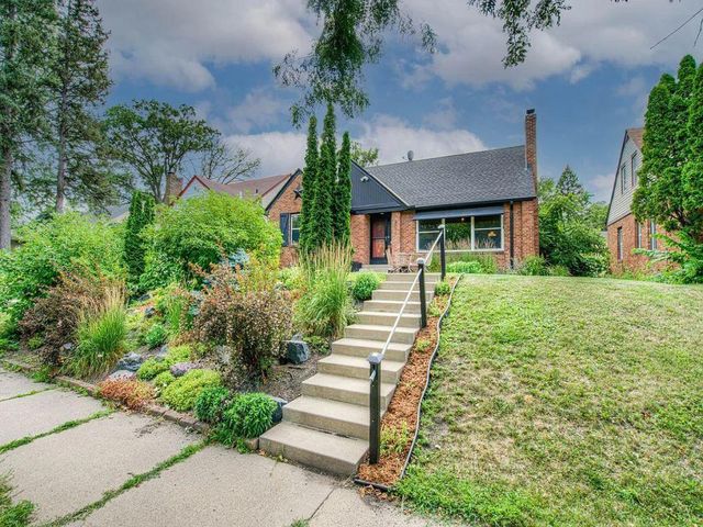 2011 Vincent Avenue N, Minneapolis, MN 55411