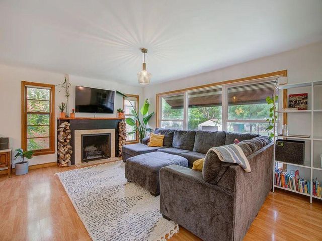 2011 Vincent Avenue N, Minneapolis, MN 55411