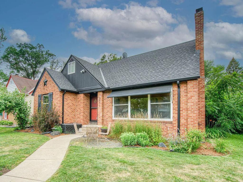2011 Vincent Avenue N, Minneapolis, MN 55411