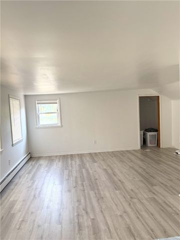 606 N Railroad St, Penn Twp, PA 15675